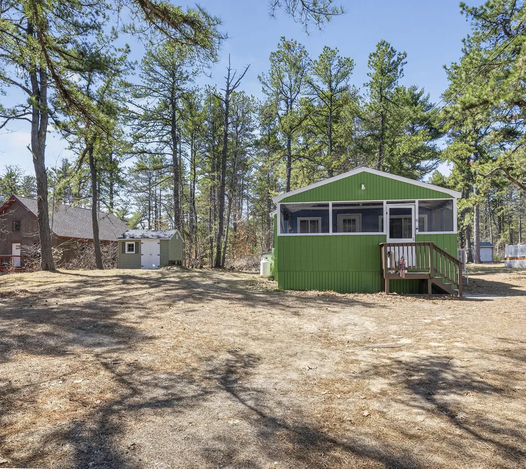 6 Log Cabin Lane Waterboro ME 04087
