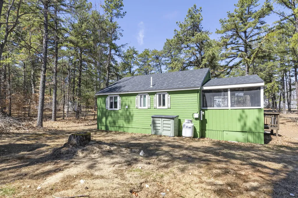 6 Log Cabin Lane Waterboro ME 04087