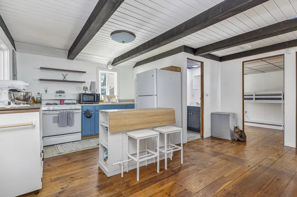 6 Log Cabin Lane Waterboro ME 04087