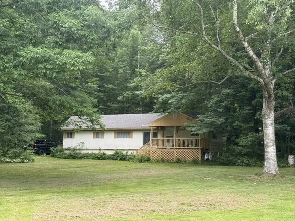 14 Lakeshore Drive Belgrade ME 04917
