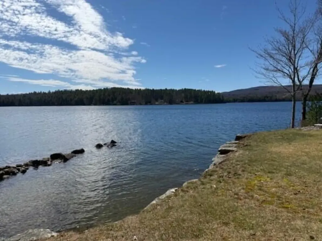 14 Lakeshore Drive Belgrade ME 04917