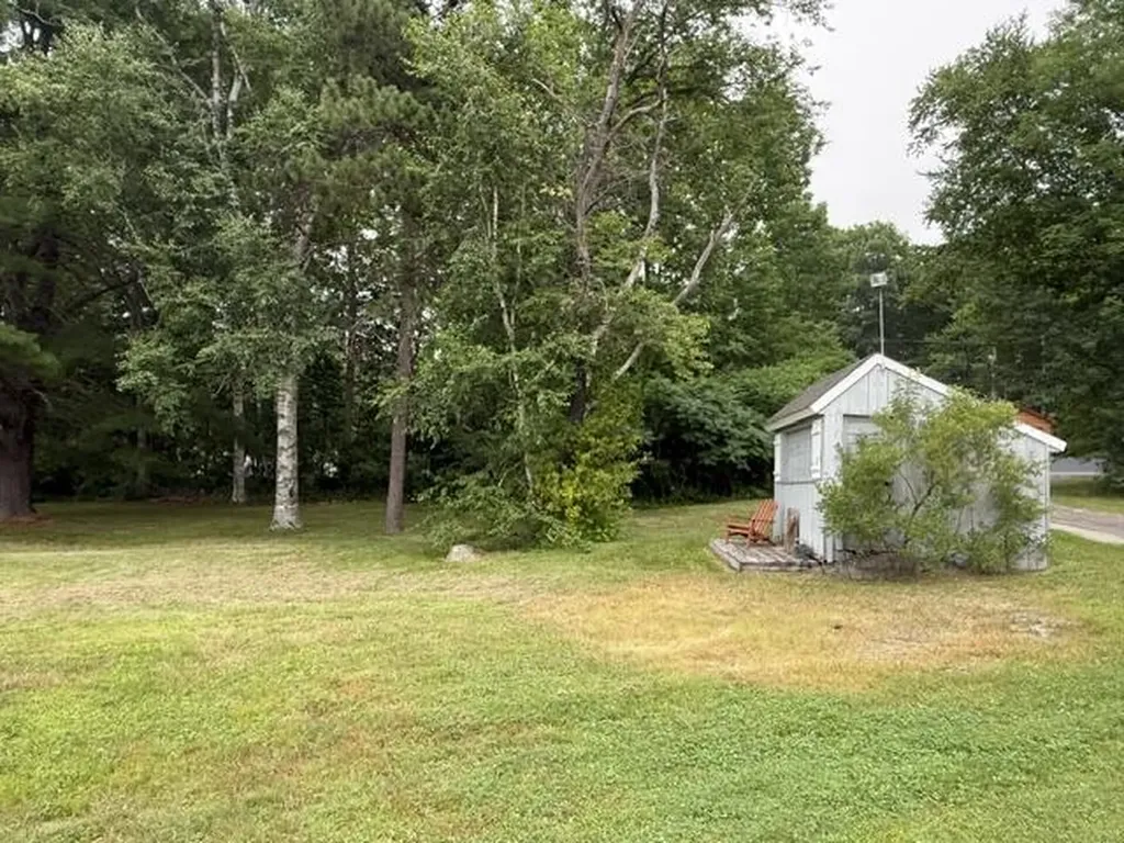 14 Lakeshore Drive Belgrade ME 04917