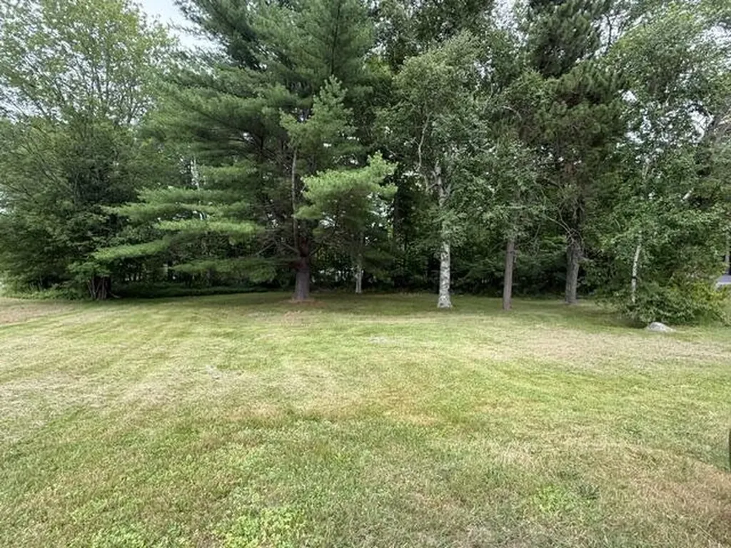 14 Lakeshore Drive Belgrade ME 04917