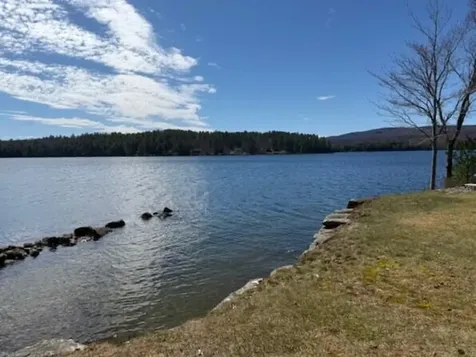 14 Lakeshore Drive Belgrade ME 04917