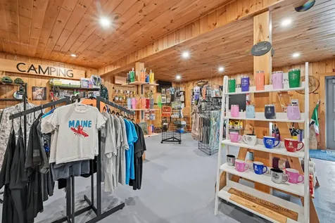 1254 Roosevelt Trail Raymond ME 04071
