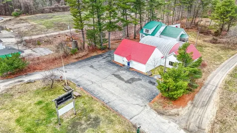 1254 Roosevelt Trail Raymond ME 04071