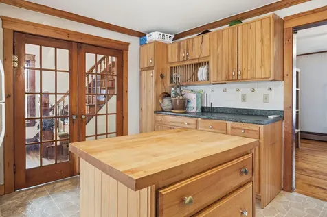 1254 Roosevelt Trail Raymond ME 04071