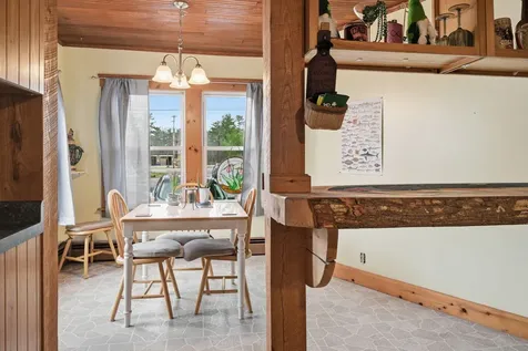 1254 Roosevelt Trail Raymond ME 04071