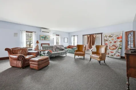 1254 Roosevelt Trail Raymond ME 04071
