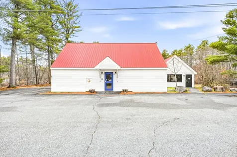 1254 Roosevelt Trail Raymond ME 04071