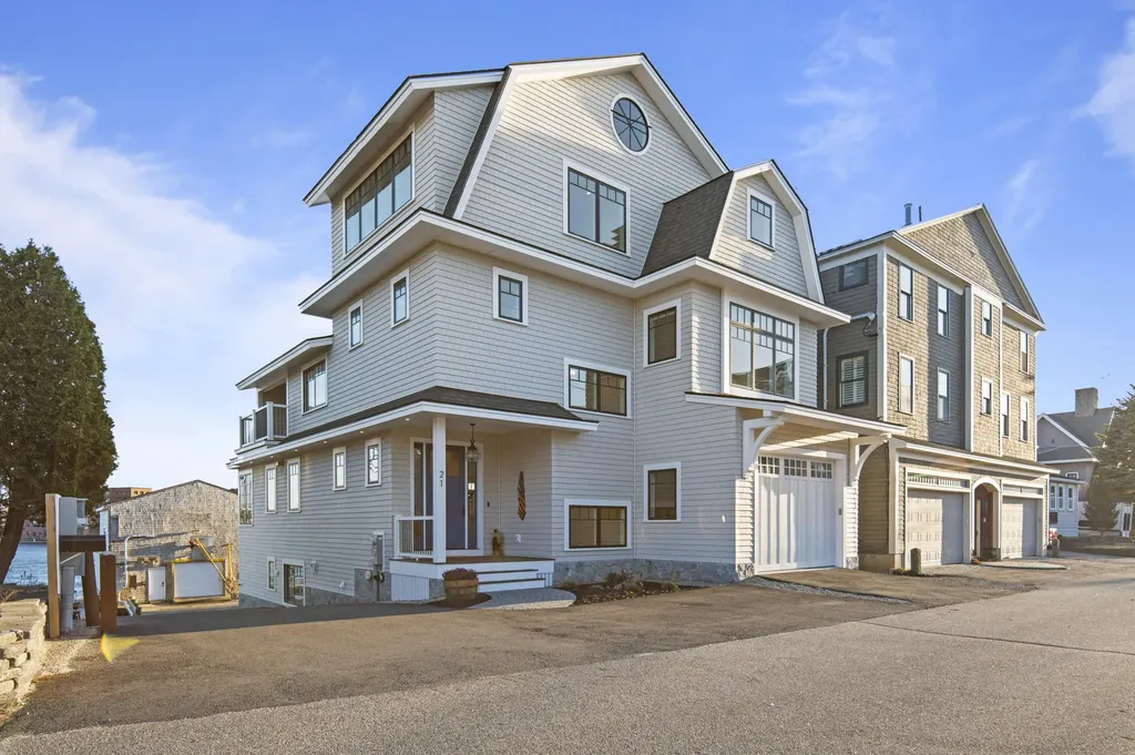 21 Badgers Island W Kittery ME 03904