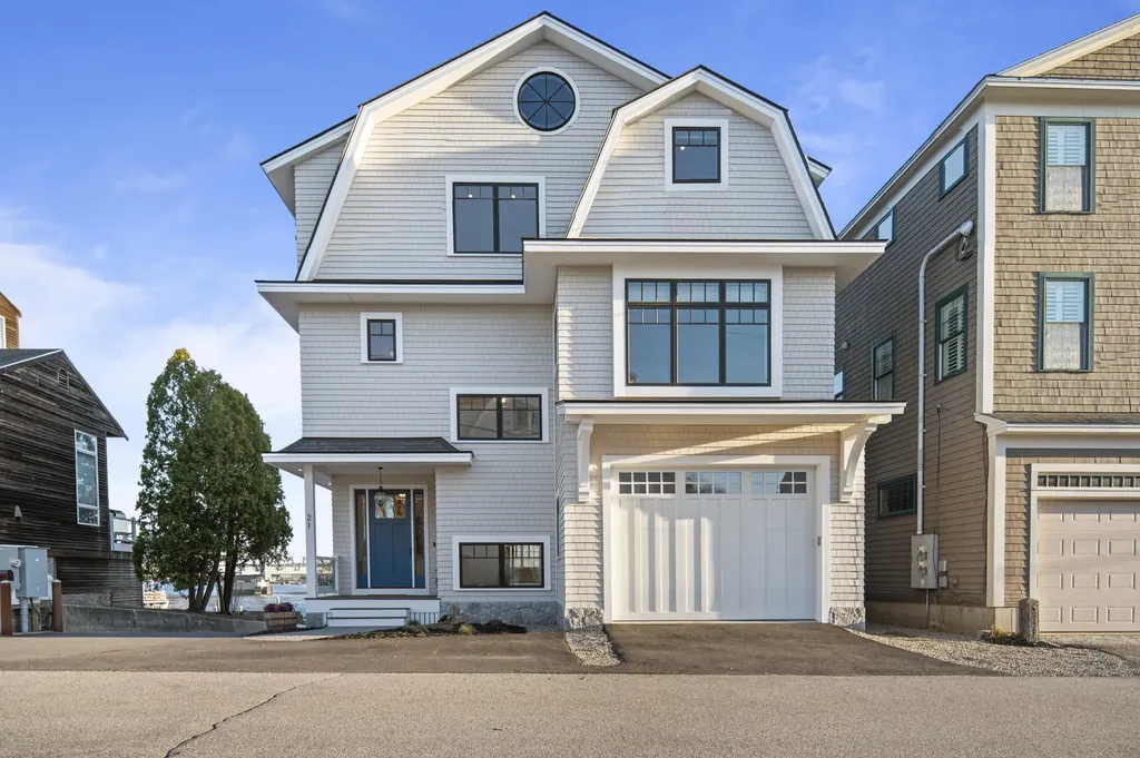 21 Badgers Island W Kittery ME 03904