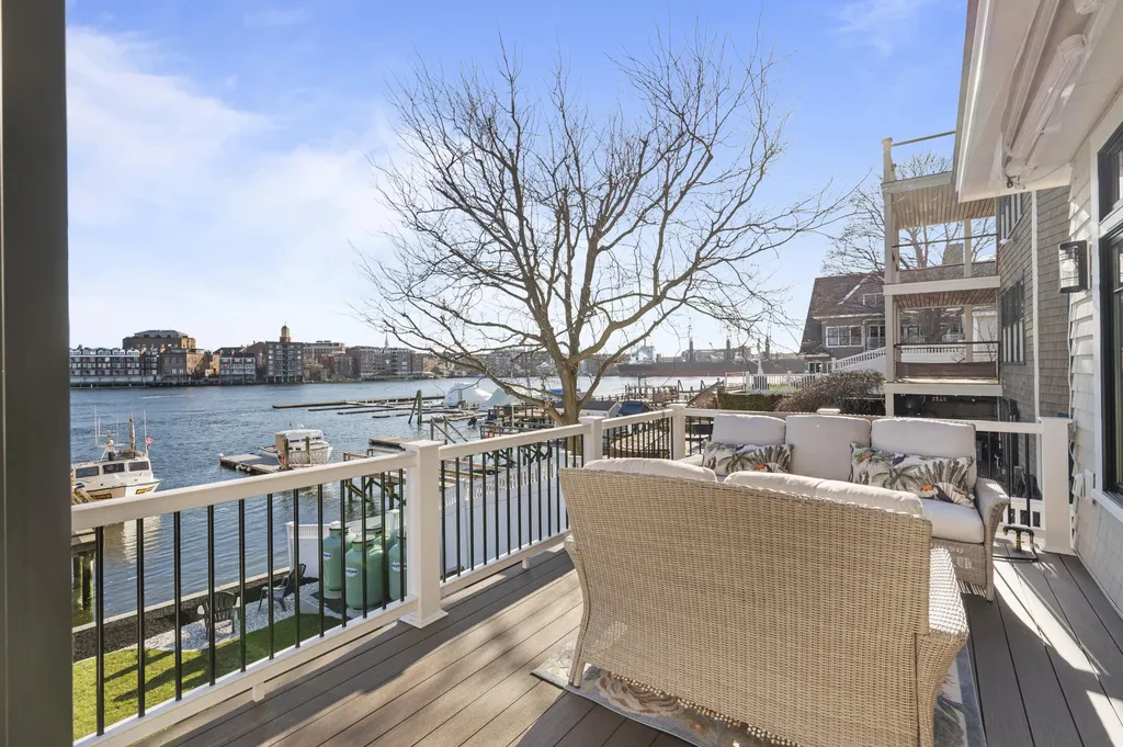 21 Badgers Island W Kittery ME 03904