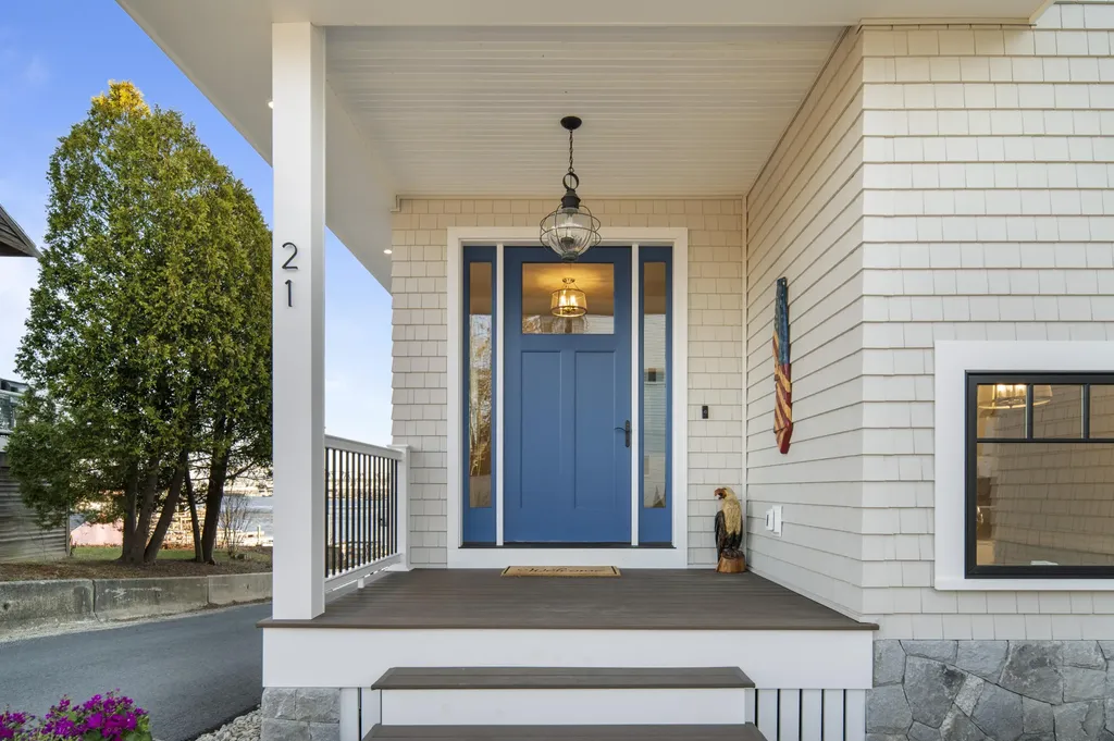 21 Badgers Island W Kittery ME 03904