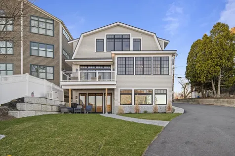 21 Badgers Island W Kittery ME 03904