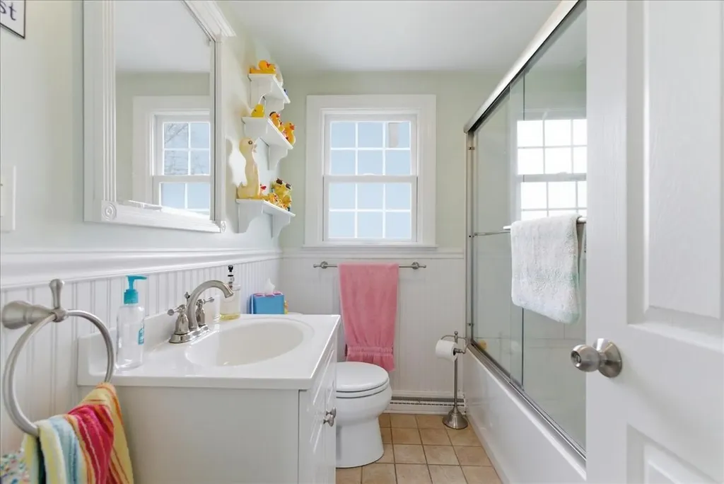 15 Grover Road Cape Elizabeth ME 04107