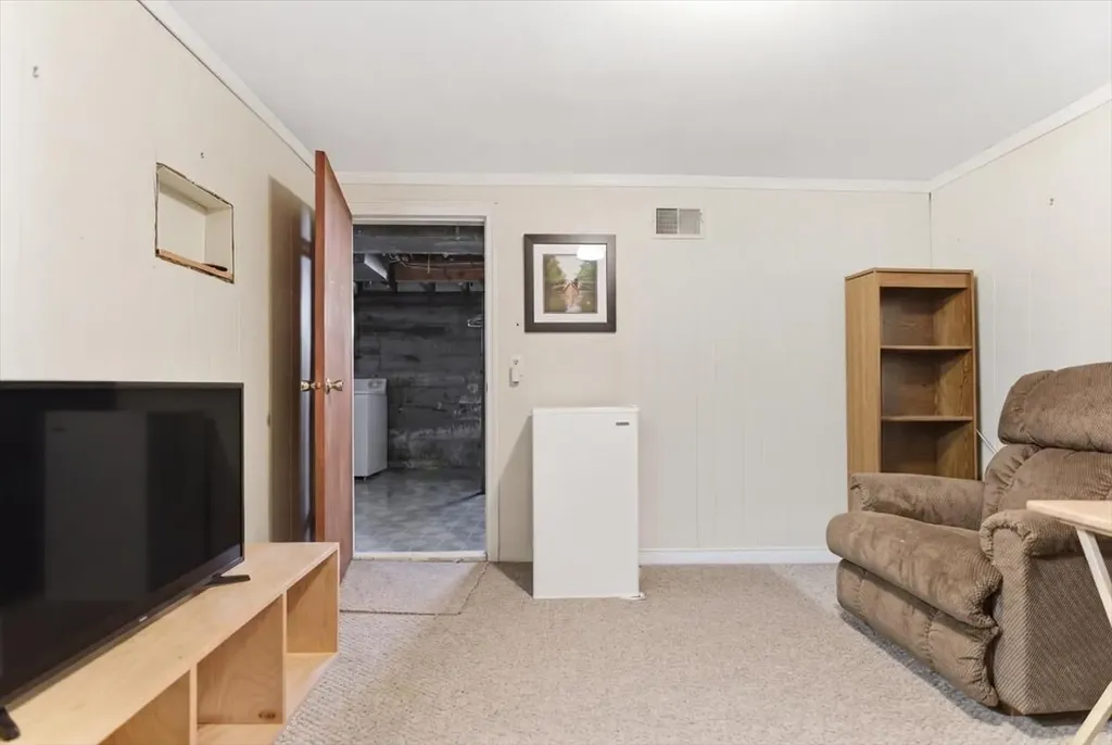 15 Grover Road Cape Elizabeth ME 04107
