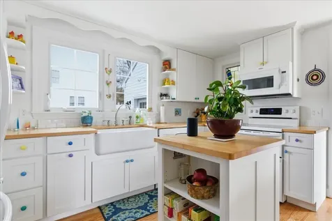 15 Grover Road Cape Elizabeth ME 04107