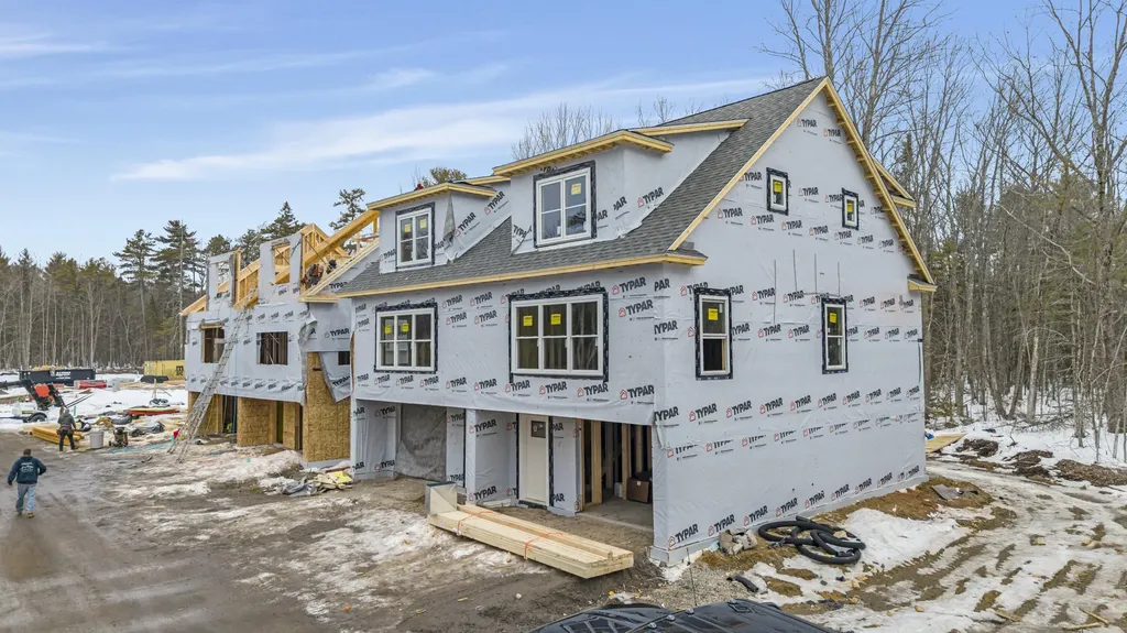 8 Creekside Court Kennebunk ME 04043