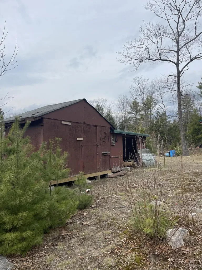 173 N Tamworth Road Oxford ME 04270