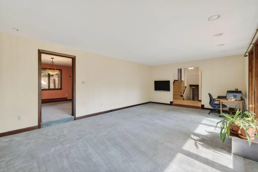 7 Brookside Drive Falmouth ME 04105