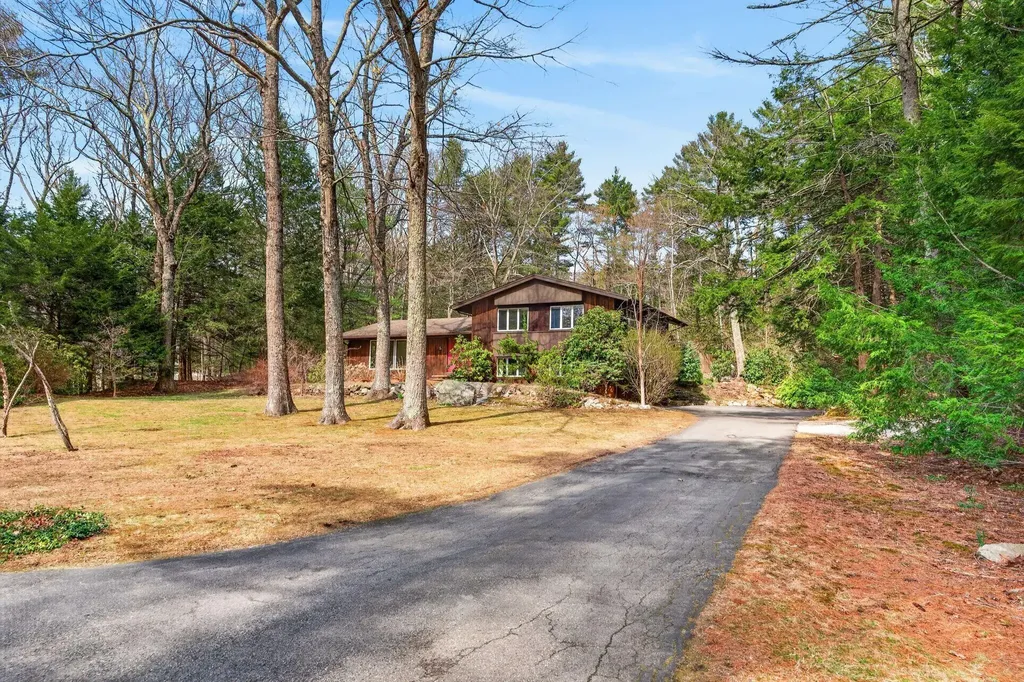 7 Brookside Drive Falmouth ME 04105