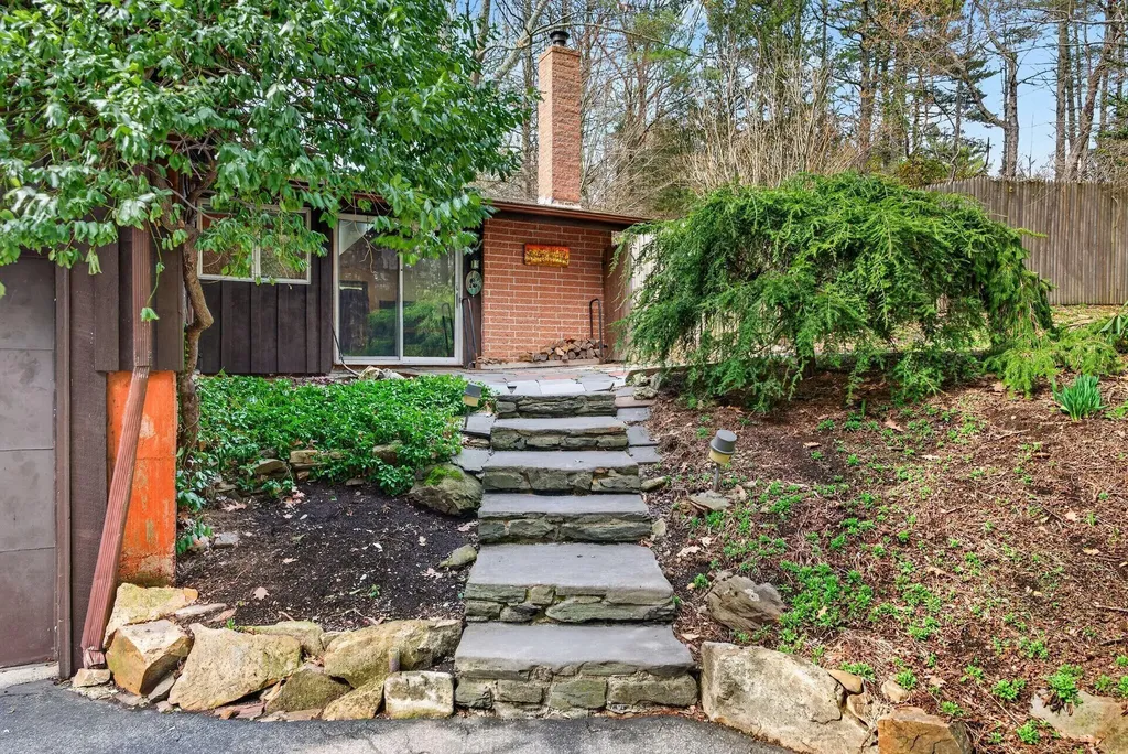 7 Brookside Drive Falmouth ME 04105