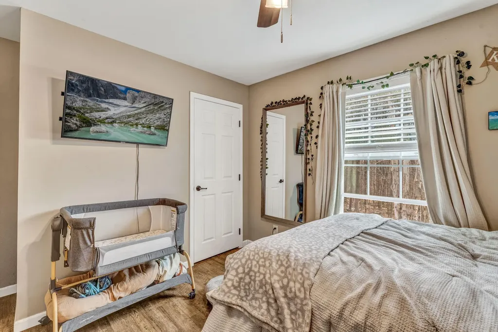 16 Death Valley Road Minot ME 04258
