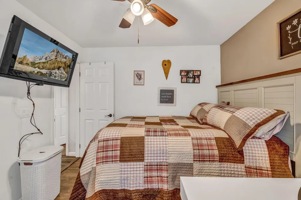 16 Death Valley Road Minot ME 04258