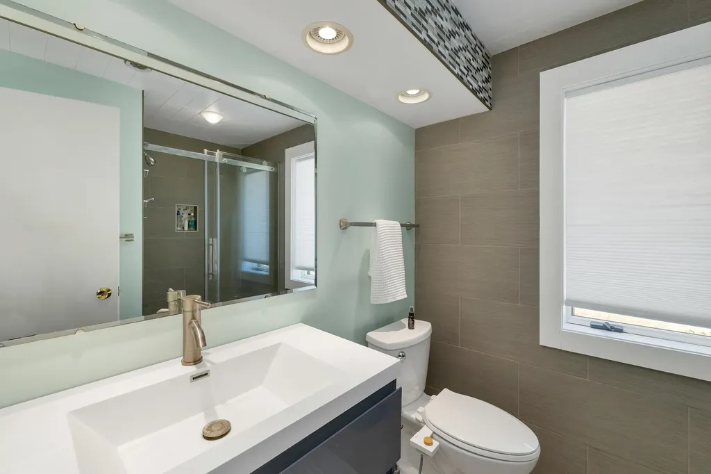 50 James Farm Road Lee NH 03861