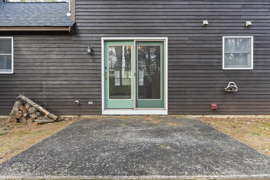 27 Cluf Bay Road Brunswick ME 04011