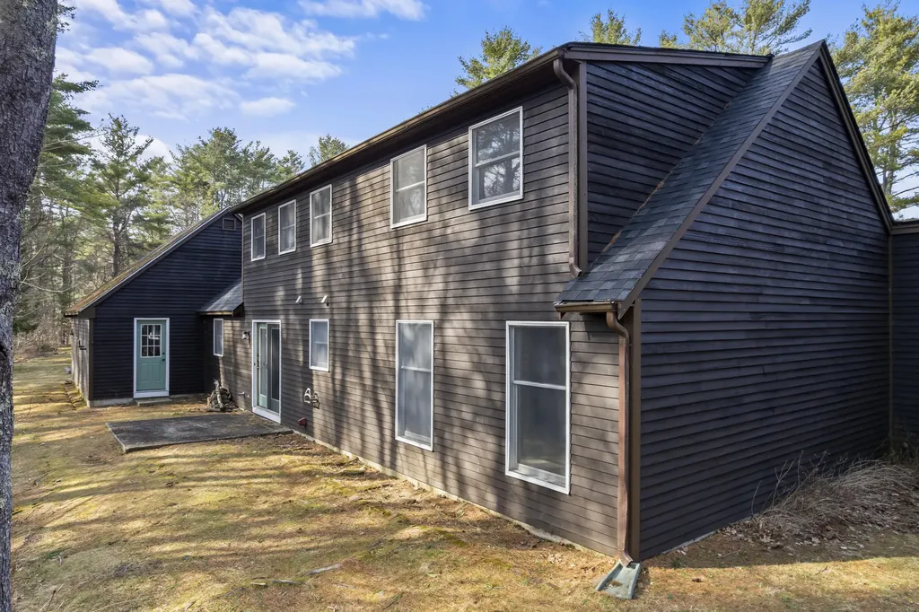 27 Cluf Bay Road Brunswick ME 04011