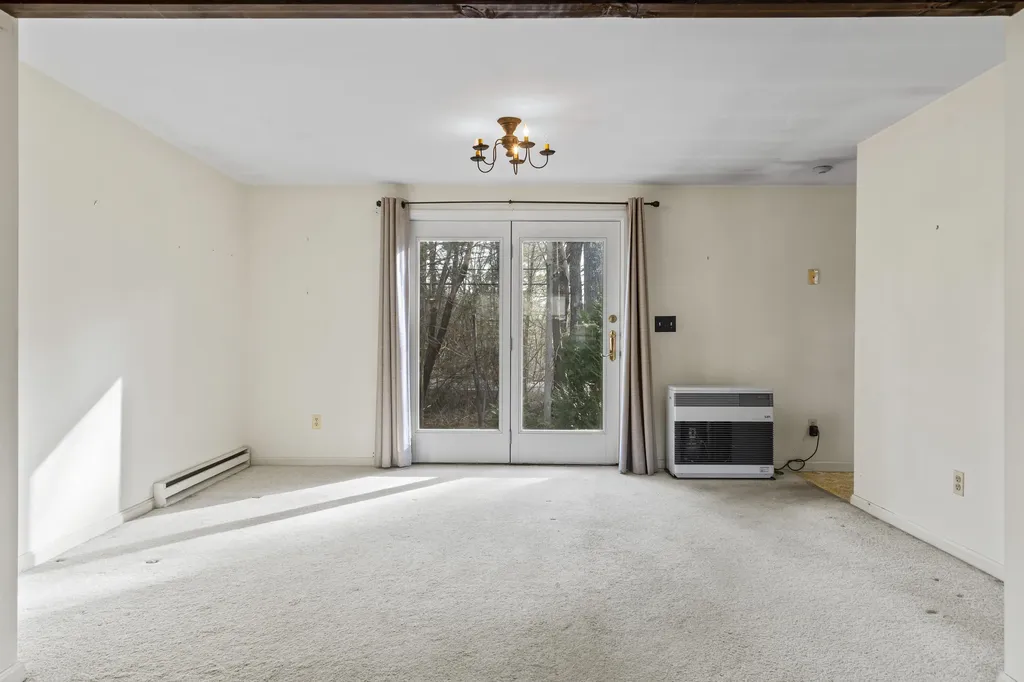 27 Cluf Bay Road Brunswick ME 04011