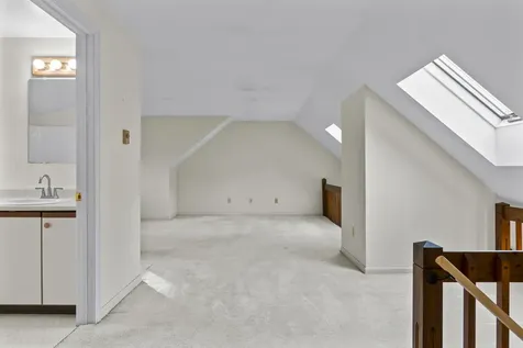 27 Cluf Bay Road Brunswick ME 04011