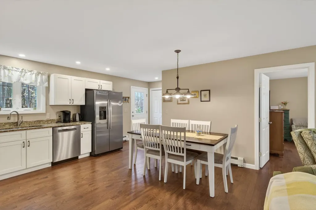 9 Alder Road Naples ME 04055