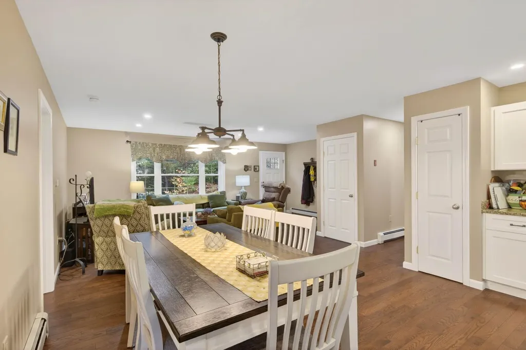 9 Alder Road Naples ME 04055
