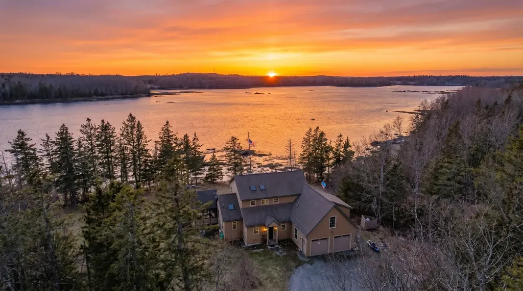49 Bagaduce Lane Penobscot ME 04476