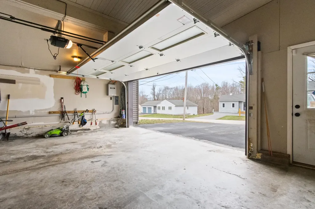 54 Sunset Avenue Auburn ME 04210