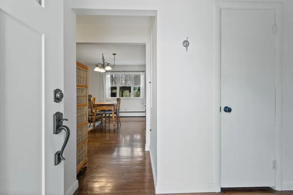 54 Sunset Avenue Auburn ME 04210