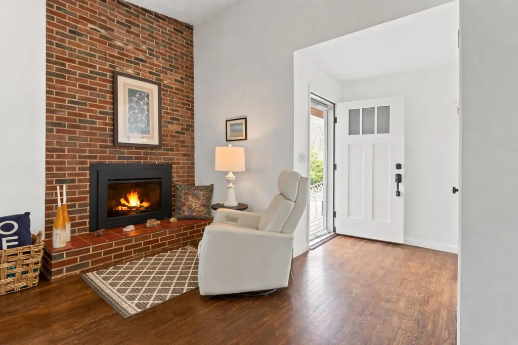 54 Sunset Avenue Auburn ME 04210