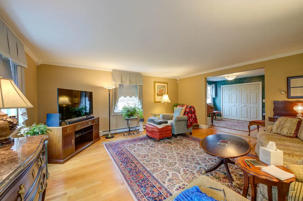 315 River Road Windham ME 04062