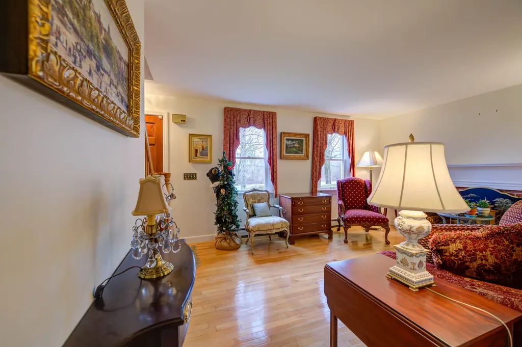 315 River Road Windham ME 04062