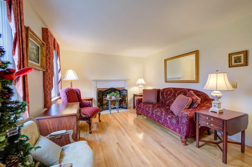 315 River Road Windham ME 04062