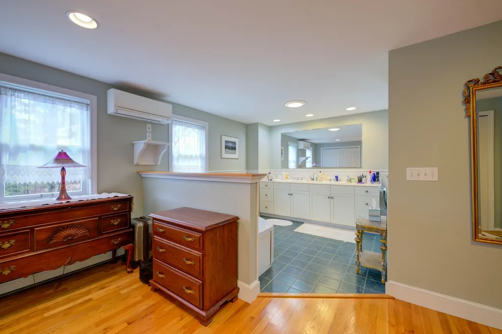 315 River Road Windham ME 04062