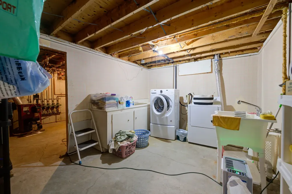 315 River Road Windham ME 04062