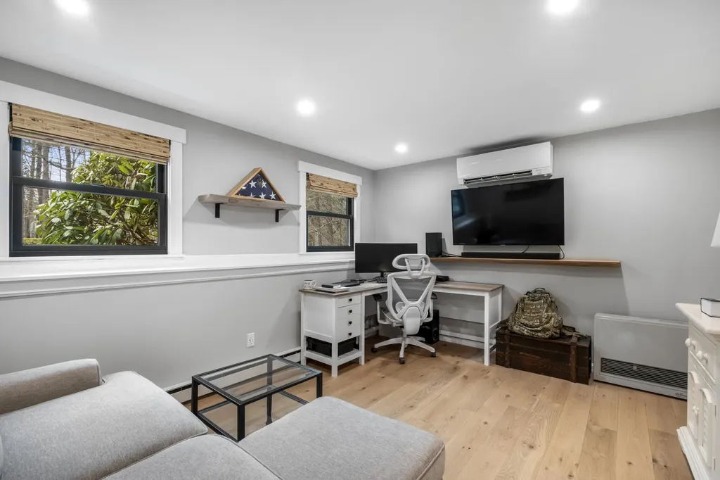 7 Camden Avenue York ME 03909