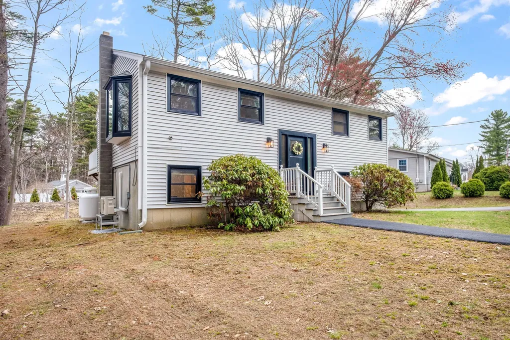 7 Camden Avenue York ME 03909