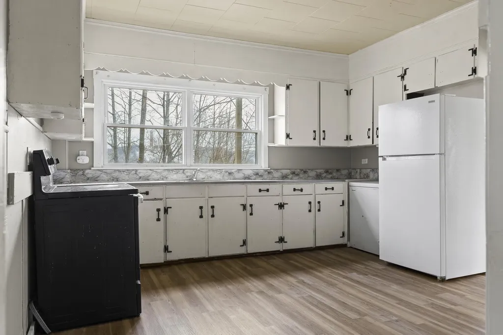 76 Maine Avenue Rumford ME 04276