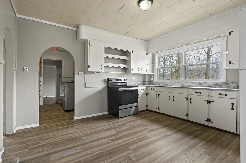 76 Maine Avenue Rumford ME 04276