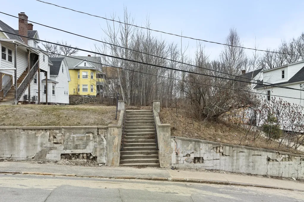 76 Maine Avenue Rumford ME 04276